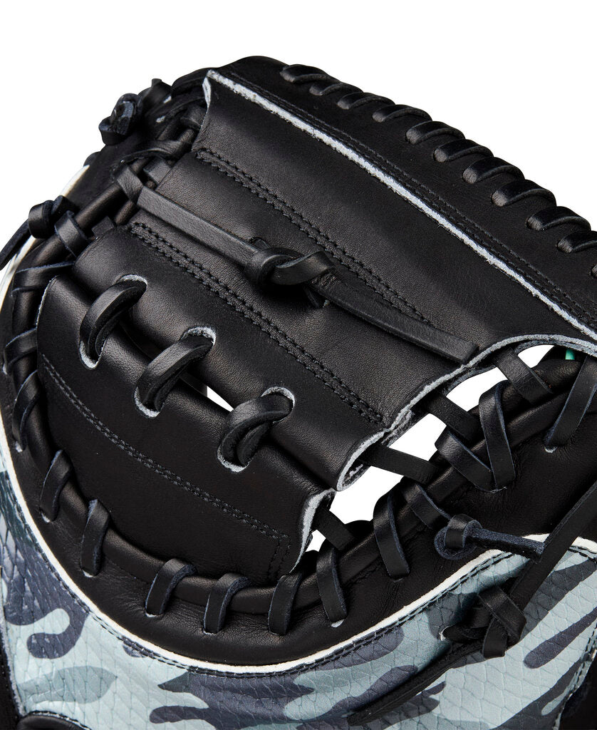 Baseball Catcher's Mitt Wilson A2000 Austin Wells AW28 Fall 2025 - 34" - - 2nd String Sports