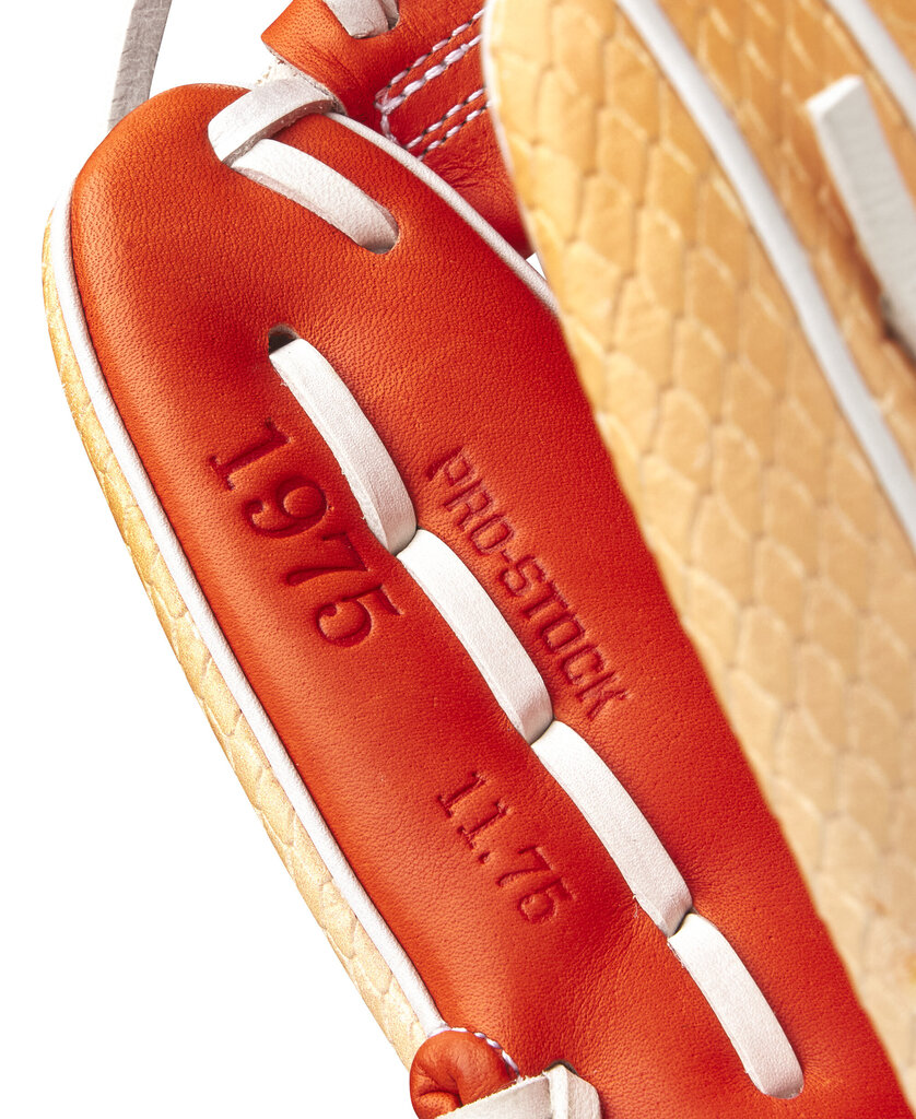 BASEBALL Wilson A2000 11.75" 1975 Glove of the Month 6/2025 Baseball Glove RHT Wilson