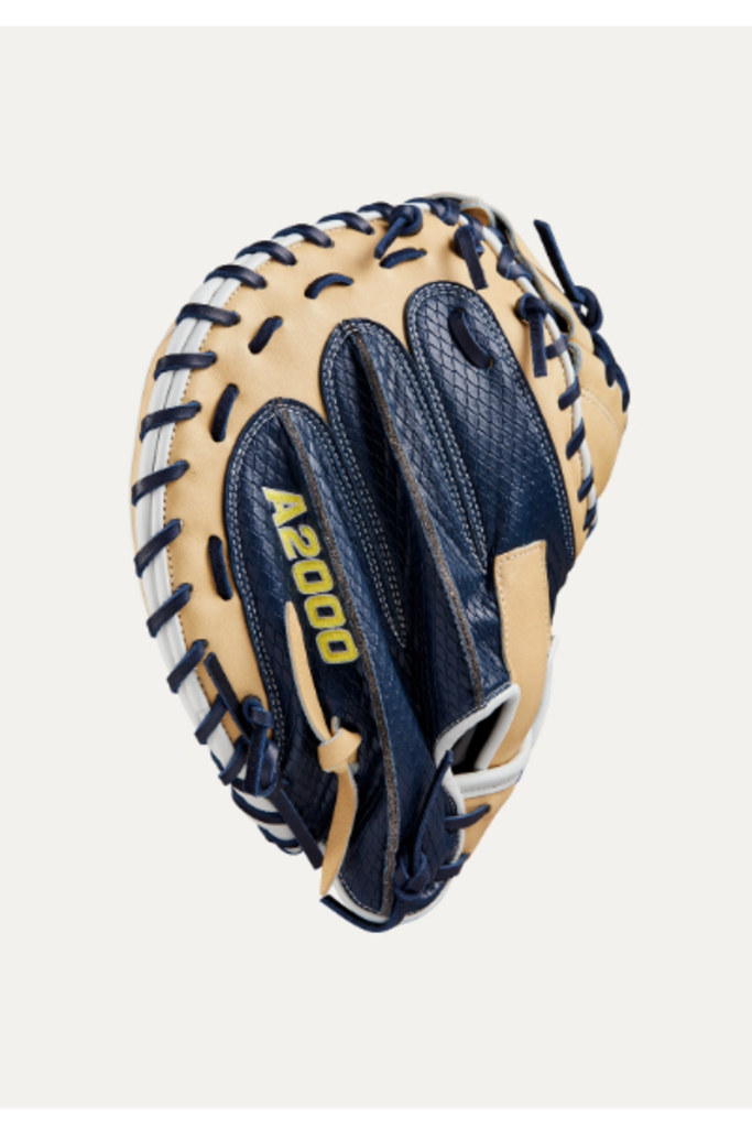 BASEBALL Baseball Catcher Mitt Wilson A2000 1734 Winter 2024 - RHT Wilson