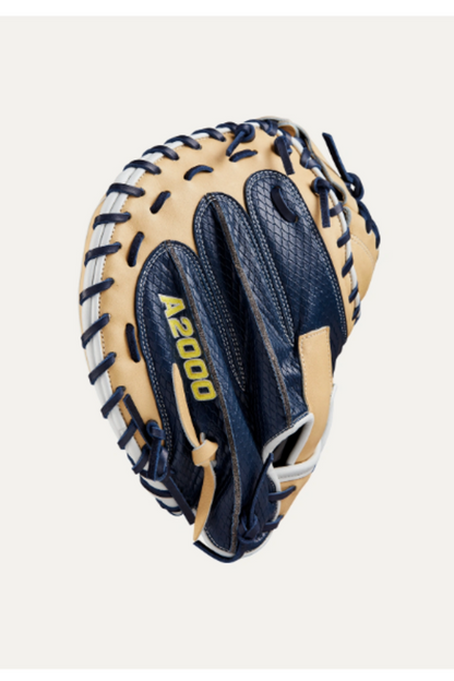 BASEBALL Baseball Catcher Mitt Wilson A2000 1734 Winter 2024 - RHT Wilson