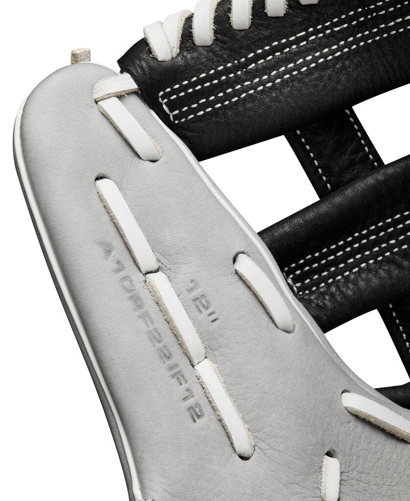 FASTPITCH SOFTBALL 2024 Wilson 12" A1000 Fastpitch Softball Glove Wilson