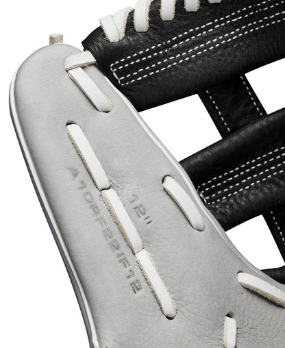 FASTPITCH SOFTBALL 2024 Wilson 12" A1000 Fastpitch Softball Glove Wilson