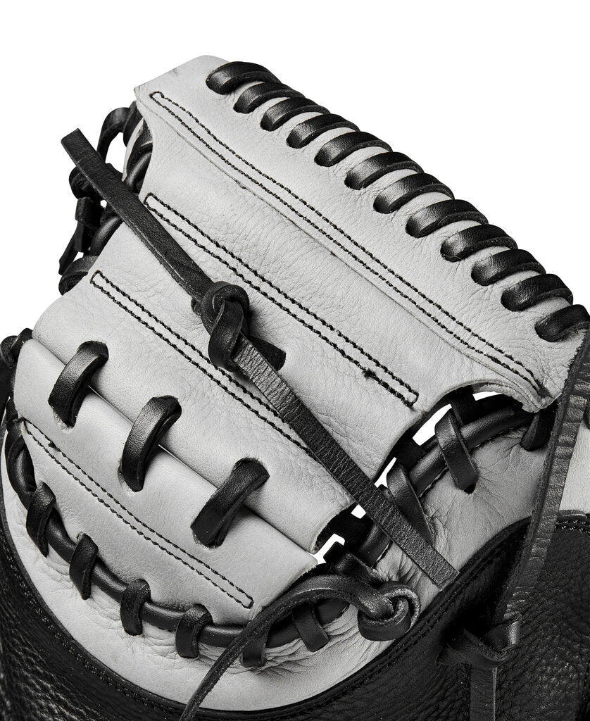 Wilson Wilson 33" A1000 CM33 Baseball Catcher Mitt at 2nd String Sports Stuarts Draft VA